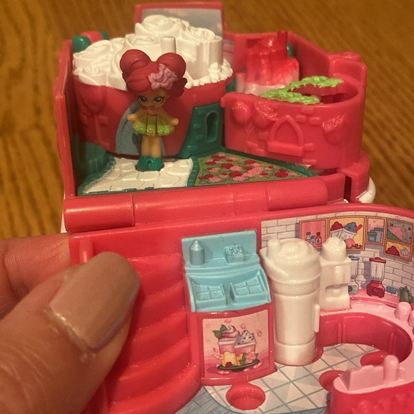 Tiny doll playhouse - Picture 8 of 9